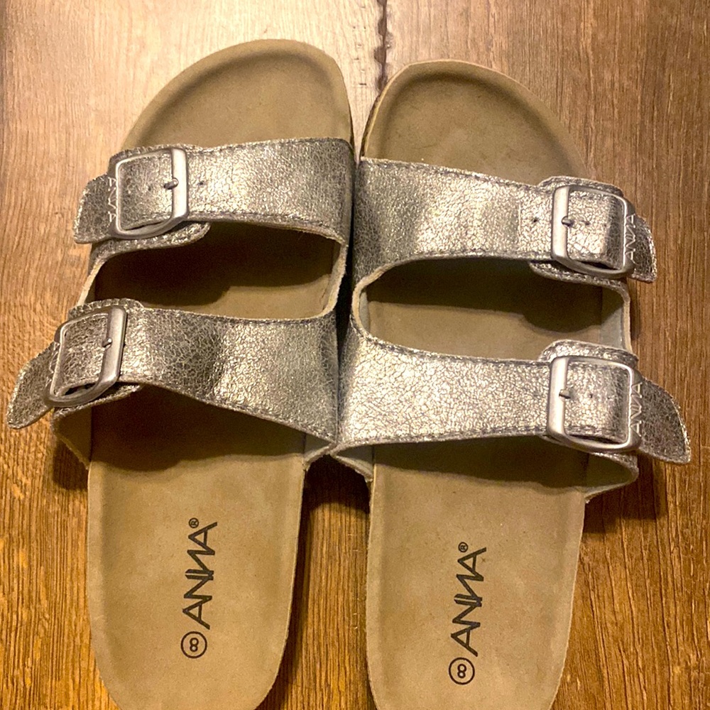 Anna silver metallic double strap sandal NWOT size 8